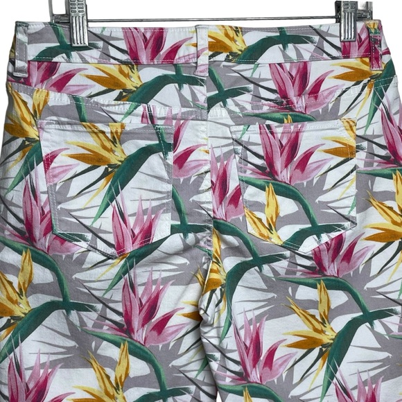 Tommy Bahama Women’s Denim Bermuda Shorts Bird Of Paradise Floral Sz 6 - Picture 7 of 11